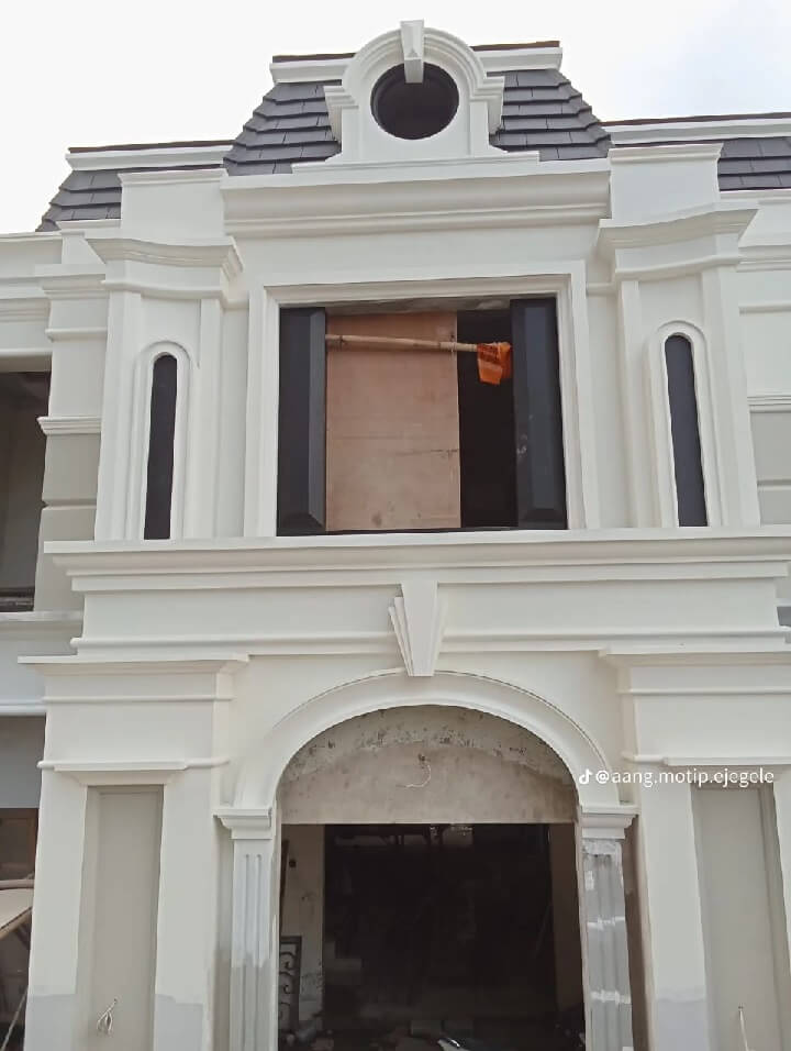 profil rumah 2 lantai klasik